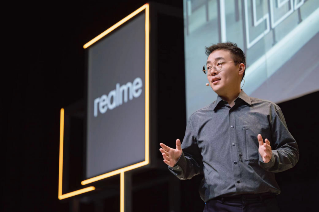 中国速度闪耀全球，真我realme 240W满级秒充亮相MWC2023